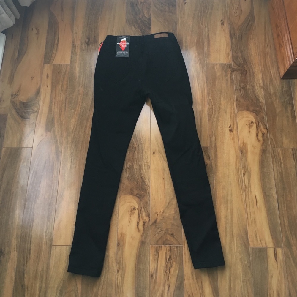 NWT Fashion Nova Skinny Black Jeans Sz 29